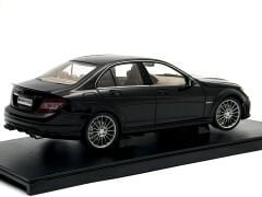 1:18 Mercedes-Benz C63 AMG Black with Leather Seat W204 - Autoart