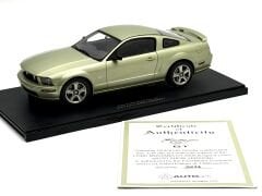 1:18 Ford Mustang GT 2005 Legend Lime 73011 - Autoart