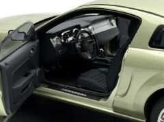 1:18 Ford Mustang GT 2005 Legend Lime 73011 - Autoart