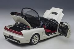 1:18 Honda NSX (NA2) Championship White 2002 73219 - Autoart