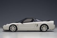 1:18 Honda NSX (NA2) Championship White Black Carbon 73215 - Autoart