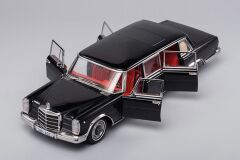 1:18 Mercedes-Benz 600 Pullman W100 Limousine Black - KengFai