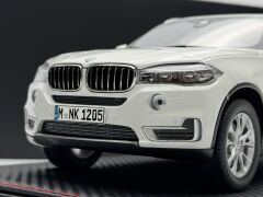 1:18 BMW X5 F15 Alpine White 2012 - Paragon