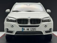 1:18 BMW X5 F15 Alpine White 2012 - Paragon