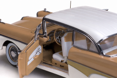 1:18 Ford Fairlane 500 Hardtop 1958 Palomino Tan - SunStar Platinum