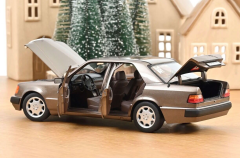 1:18 Mercedes-Benz 500 E W124 1990 Impala Brown - Norev