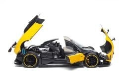 1:18 Pagani Zonda Cinque Roadster 2009 Giallo Ginevra - Almost Real