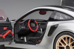 1:18 Porsche 911 991.2 GT2 RS Weissach Package Silver - Autoart