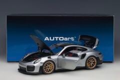1:18 Porsche 911 991.2 GT2 RS Weissach Package Silver - Autoart