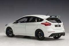 1:18 Ford Focus RS Frozen White 2016 - Autoart