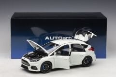 1:18 Ford Focus RS Frozen White 2016 - Autoart