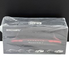 1:18 Porsche Panamera Turbo S 2020 White - Minichamps
