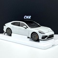 1:18 Porsche Panamera Turbo S 2020 White - Minichamps