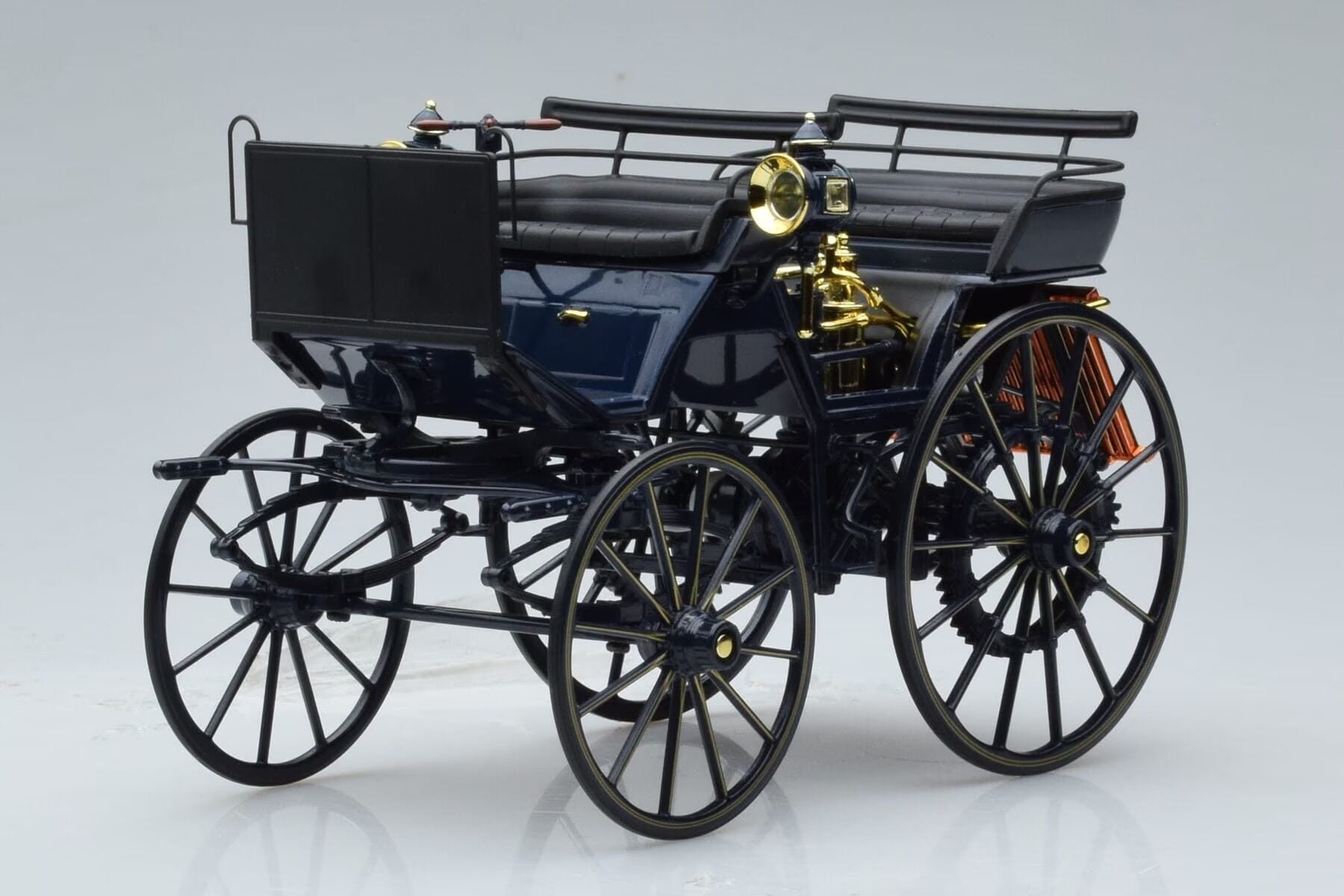 1:18 Mercedes Daimler Motorkutsche Dark Blue 1886 - Norev