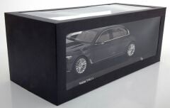 1:18 BMW BMW 750Li xDrive G12 2016 Dark Blue - Paragon Model