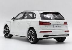 1:18 AUDI Q5 All New SUV White 2022 - Paudi Model