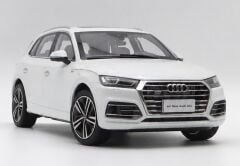 1:18 AUDI Q5 All New SUV White 2022 - Paudi Model