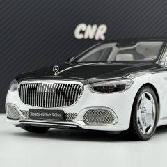 1:18 Mercedes-Maybach S Class S680 Black/White 2021 - Almost Real