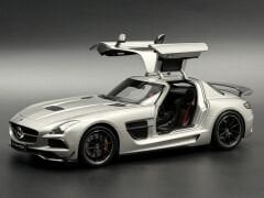 1:18 Mercedes-Benz SLS 6.3 AMG Gull Wing Black Series Silver - Minichamps