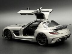 1:18 Mercedes-Benz SLS 6.3 AMG Gull Wing Black Series Silver - Minichamps