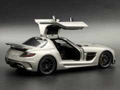 1:18 Mercedes-Benz SLS 6.3 AMG Gull Wing Black Series Silver - Minichamps
