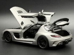 1:18 Mercedes-Benz SLS 6.3 AMG Gull Wing Black Series Silver - Minichamps