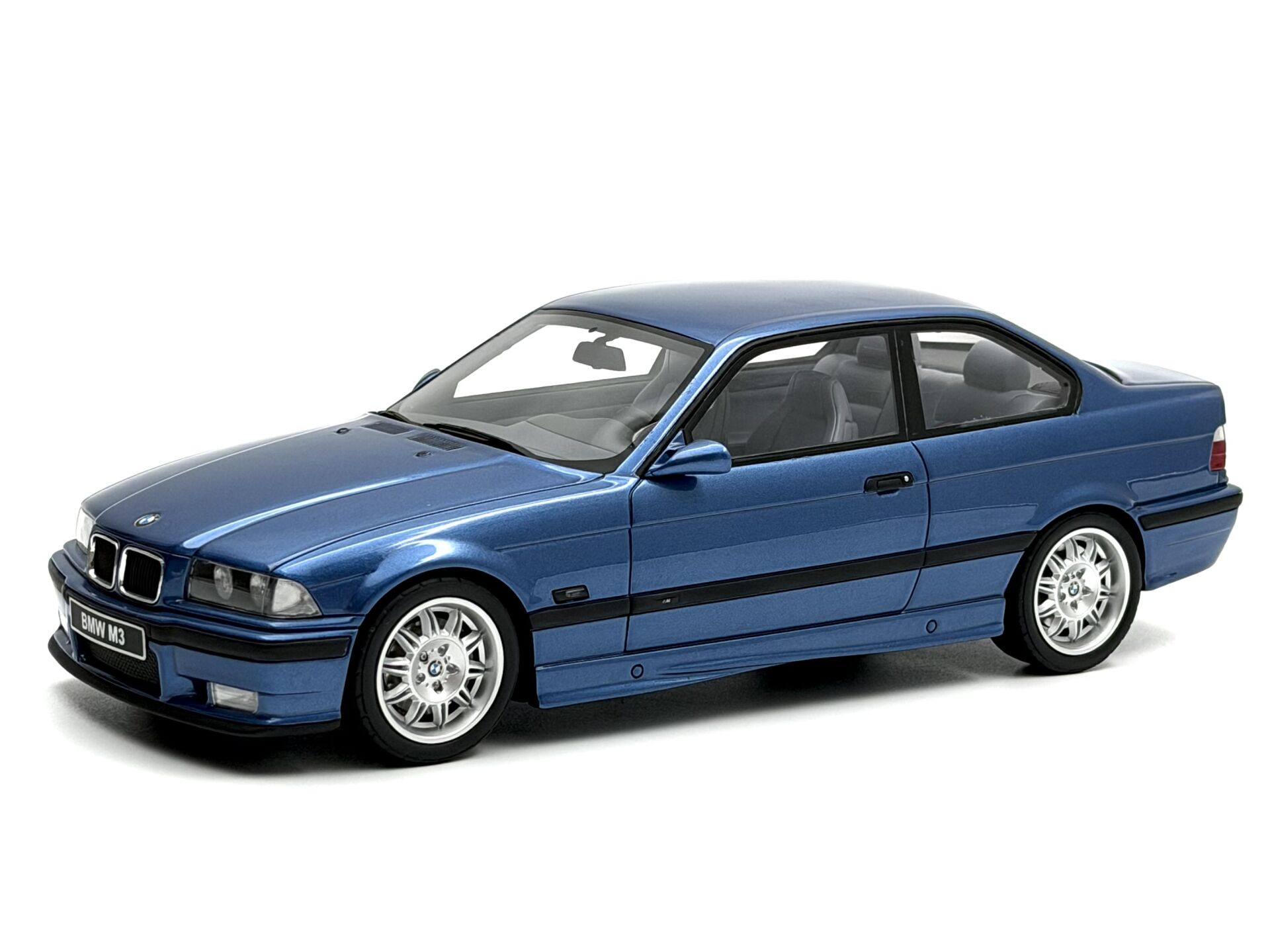 1:18 BMW M3 E46 Laguna Seca Blue Interior OT790 - Otto