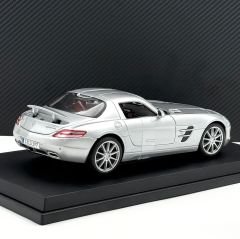 1:18 Mercedes-Benz SLS 6.3 AMG C197 Silver - Maisto
