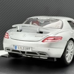 1:18 Mercedes-Benz SLS 6.3 AMG C197 Silver - Maisto