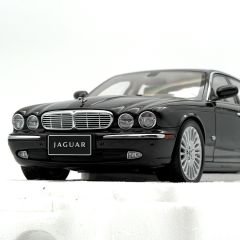 1:18 Jaguar XJ6 X350 Ebony Black 2003 - Almost Real