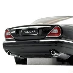 1:18 Jaguar XJ6 X350 Ebony Black 2003 - Almost Real