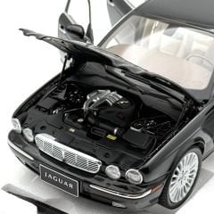 1:18 Jaguar XJ6 X350 Ebony Black 2003 - Almost Real