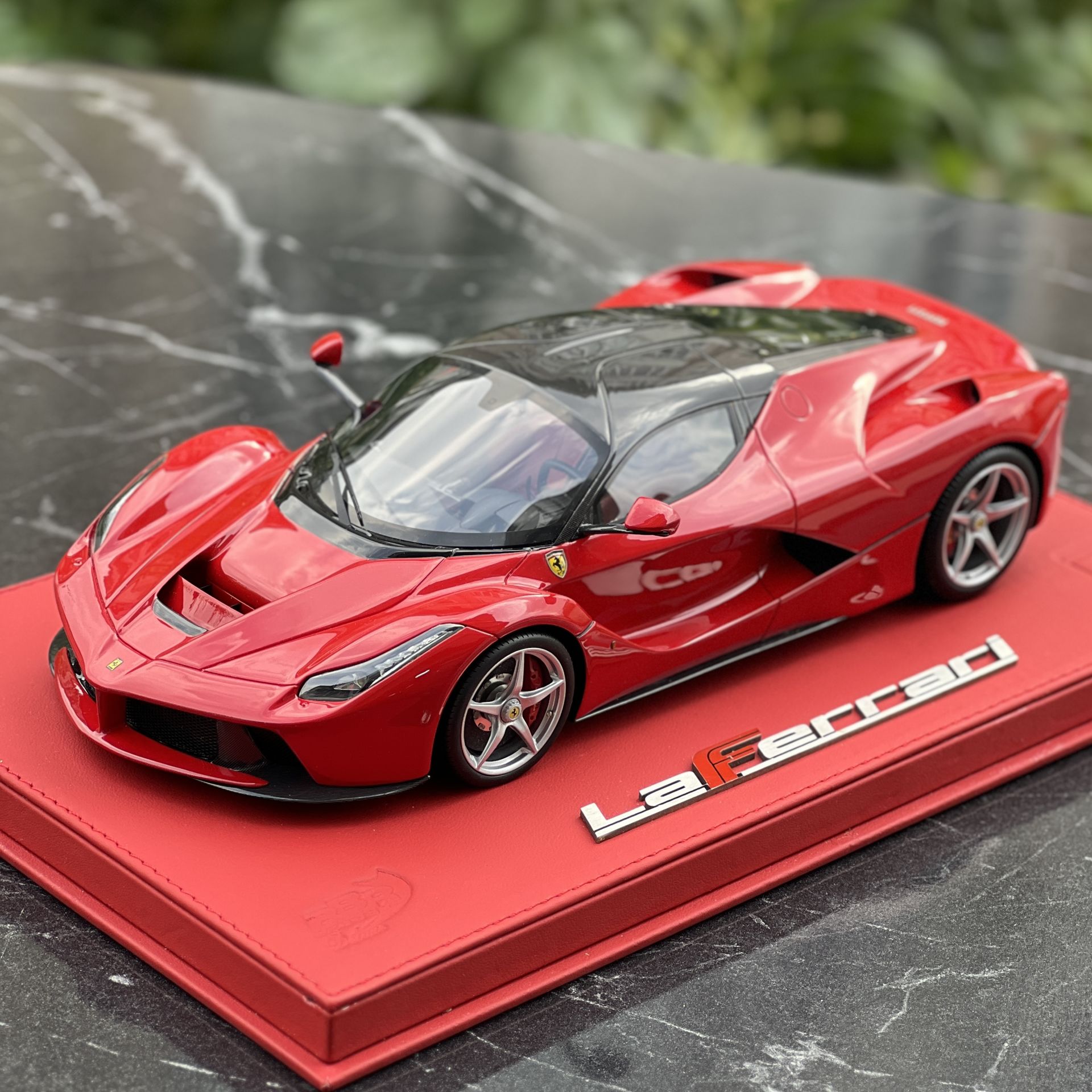 1:18 Ferrari LaFerrari Rosso Corsa & Black Roof - BBR DeLuxe