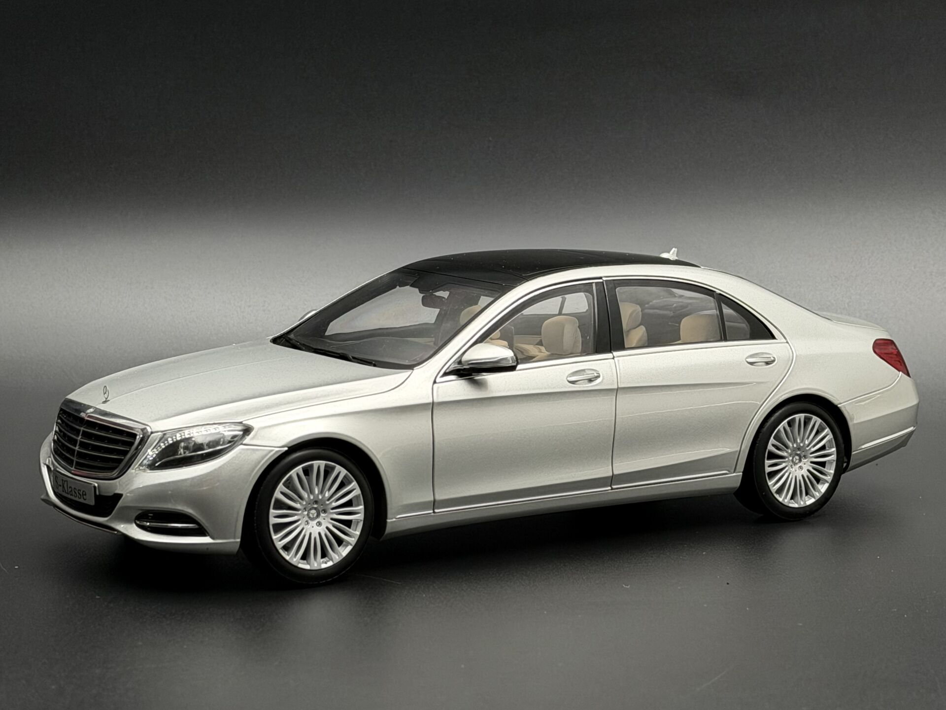1:18 Mercedes-Benz S Class W222 Iridium Silver - Norev Dealer