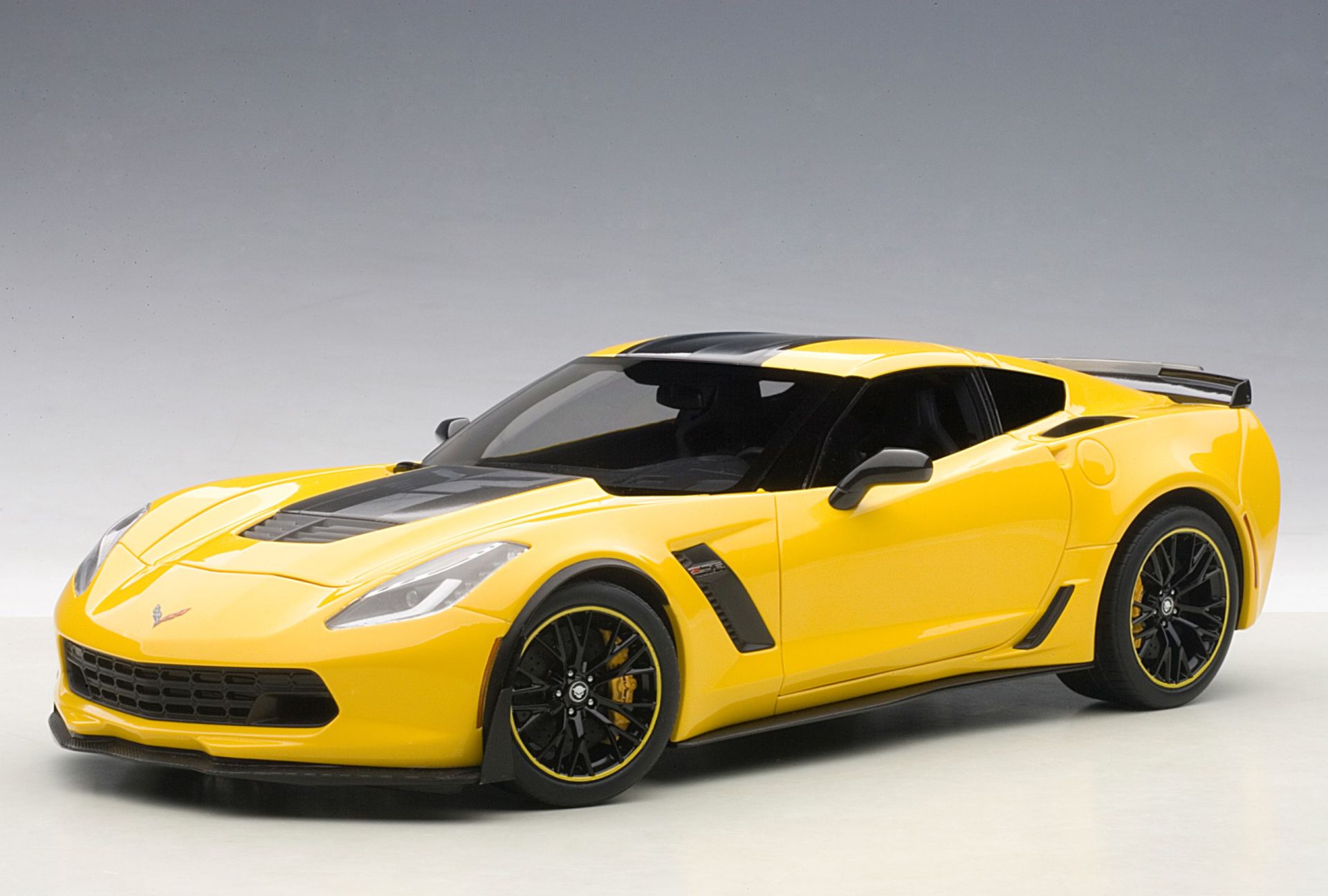 1:18 Chevrolet Corvette C7 Z06 C7R Edition Racing Yellow-Autoart