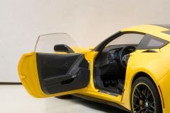1:18 Chevrolet Corvette C7 Z06 C7R Edition Racing Yellow-Autoart