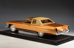 1:18 Cadillac Coupe de Ville 1974 Amberlite Firemist - Stamp Models