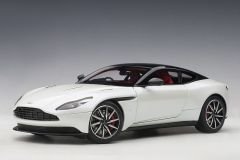 1:18 Aston Martin DB11 Morning Frost White 70266 - Autoart