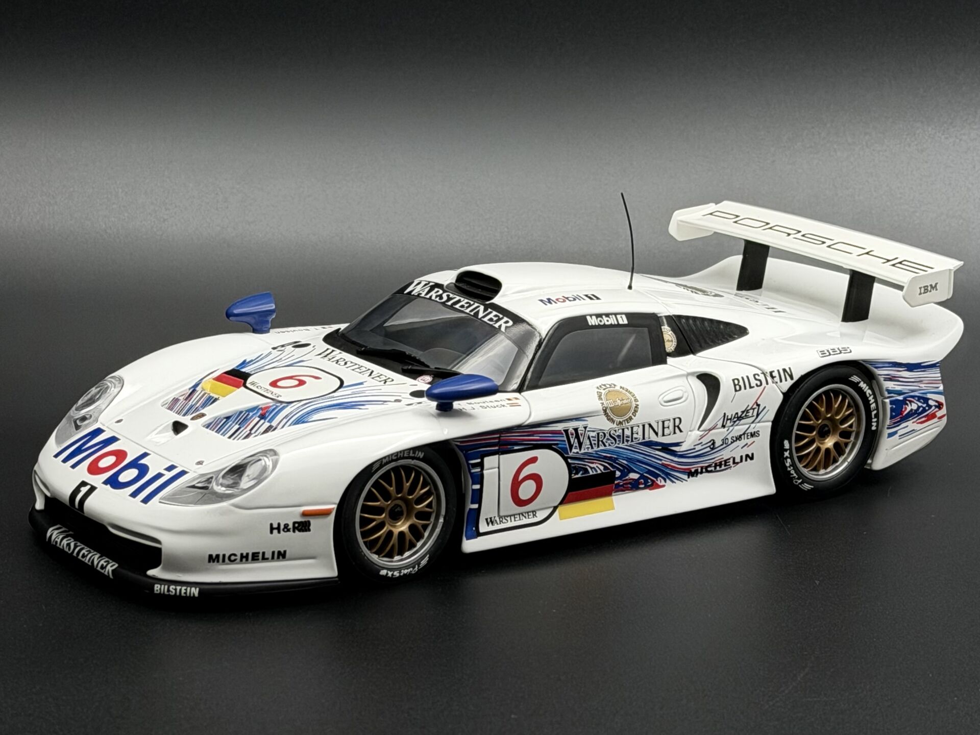 1:18 Porsche 911 GT1 1998 Stuck Mobil 1 - UT Models