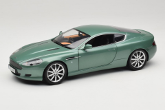 1:18 Aston Martin DB9 RHD Green 2003  - Minichamps