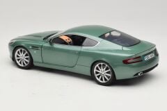 1:18 Aston Martin DB9 RHD Green 2003  - Minichamps