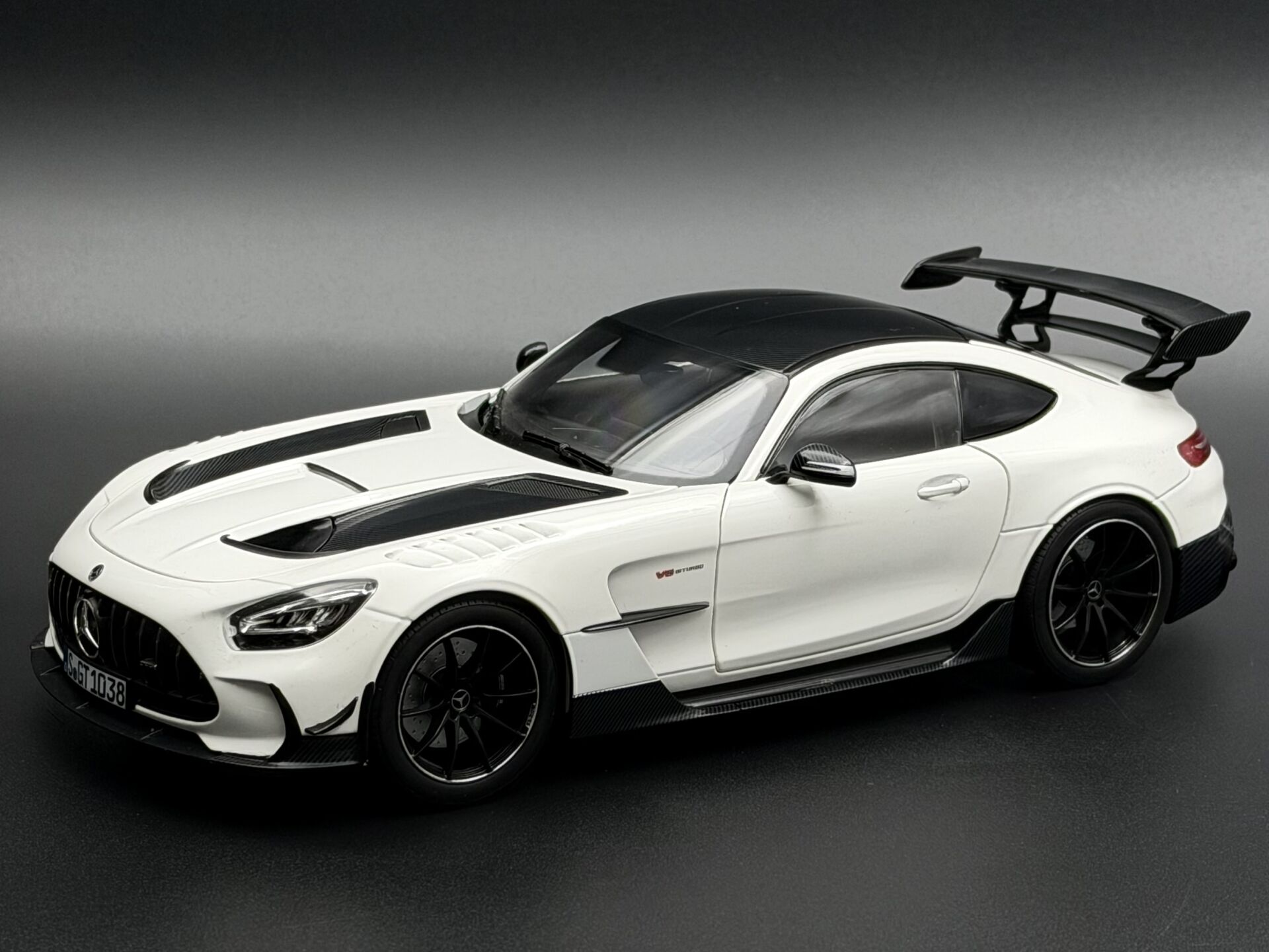 1:18 Mercedes-Benz AMG GT Black Series White 2021 - Norev