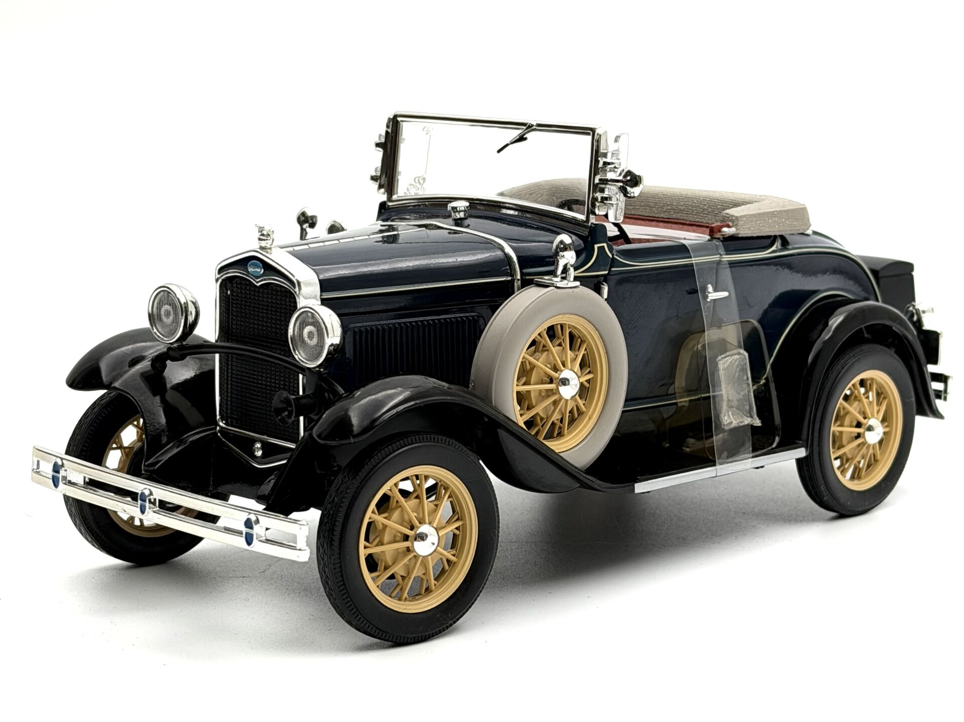 1:18 Ford Model A 1931 - Motor City Classic