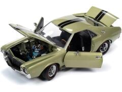1:18 AMC AMX Hardtop Light Green Met 1968 - Auto World