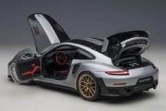 1:18 Porsche 911 991.2 GT2 RS Weissach Package Silver - Autoart