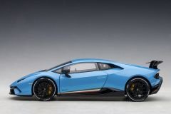 1:18 Lamborghini Huracan Performante Pearl Blue 79153 - Autoart