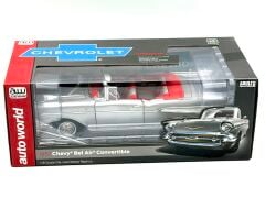 1:18 Chevrolet Bel Air Convertible 1957 Silver - Auto World