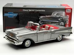 1:18 Chevrolet Bel Air Convertible 1957 Silver - Auto World