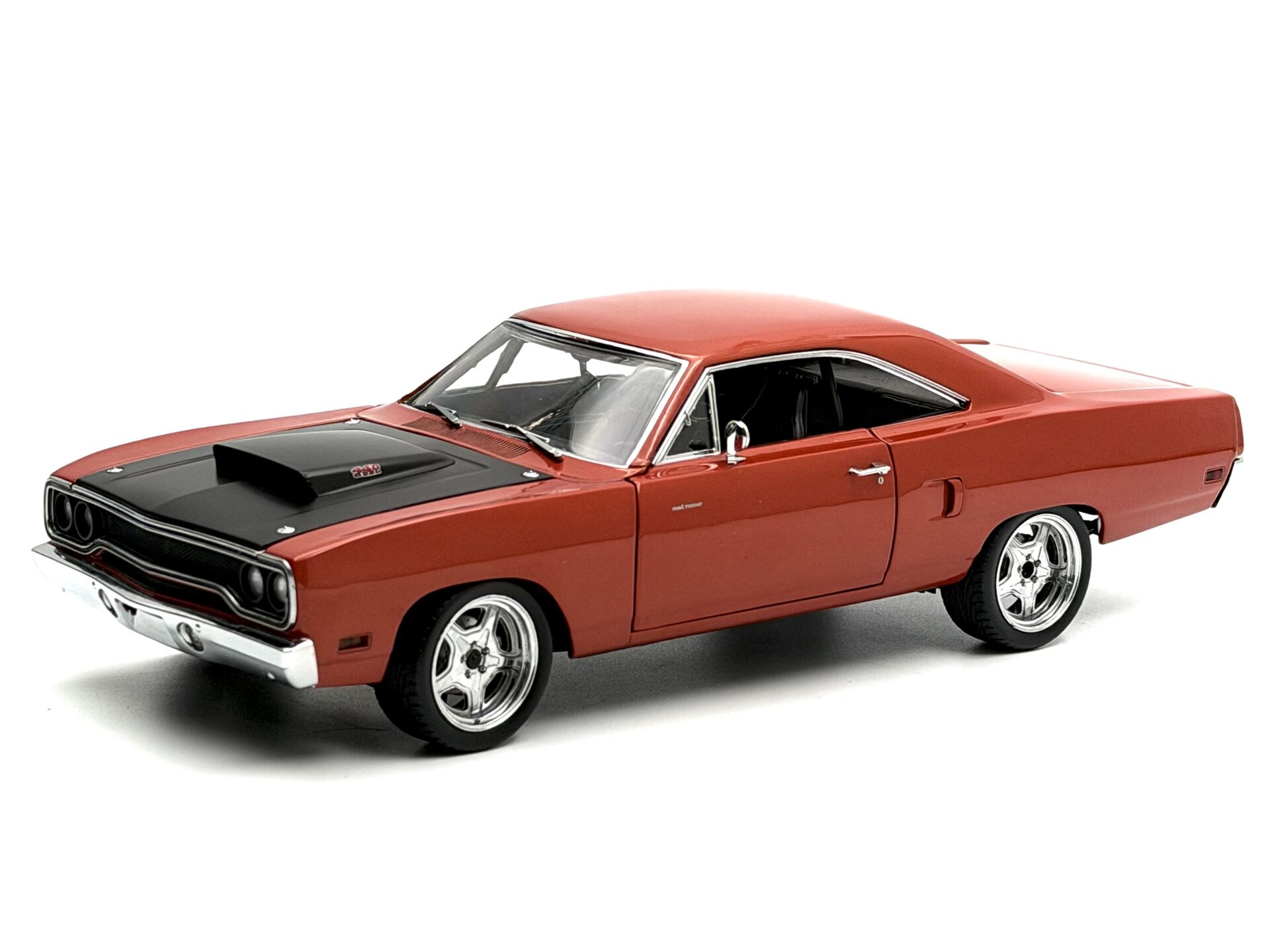 1:18 Plymouth Road Runner Fast & Furious 7 Dom's Charger - GMP