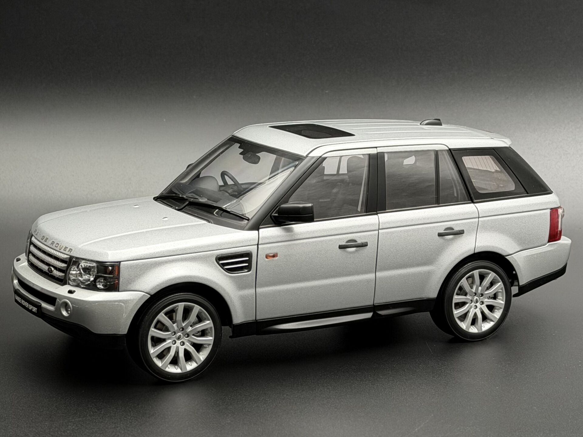1:18 Land Rover Range Rover Sport 2006 Silver - Autoart
